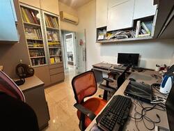 Phillips Avenue (D19), Semi-Detached #572769671